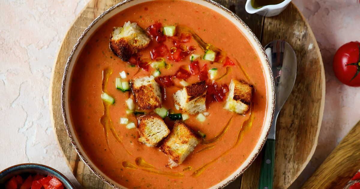 Gaspacho : une recette estivale dorée à savourer à chaque gorgée