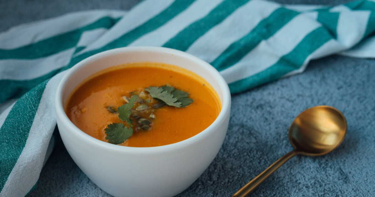 Cyril Lignac dévoile ses astuces pour une soupe aux légumes réconfortante