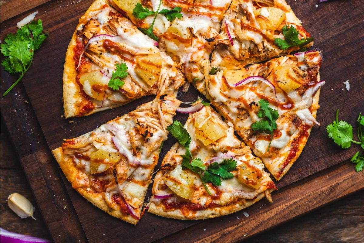 Gaten Matarazzo plaide en faveur de la pizza à l'ananas