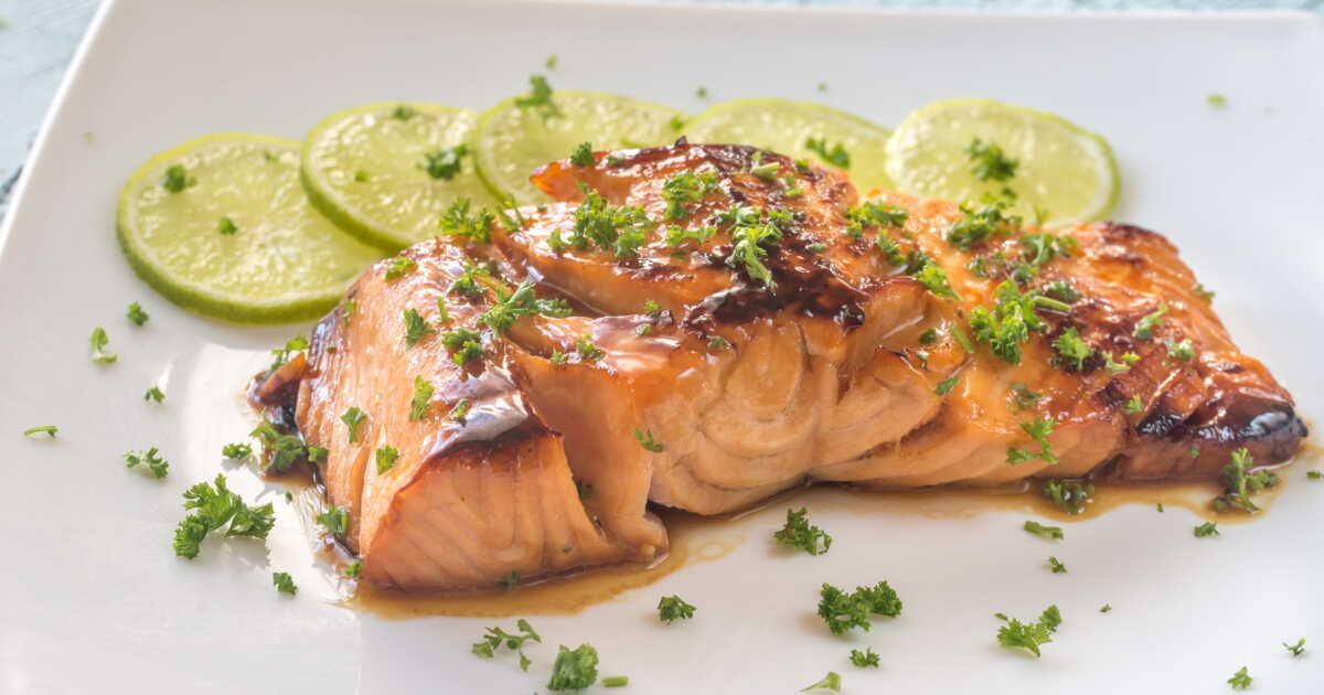 Saumon à la moutarde et miel au four : la recette prête en 10 minutes