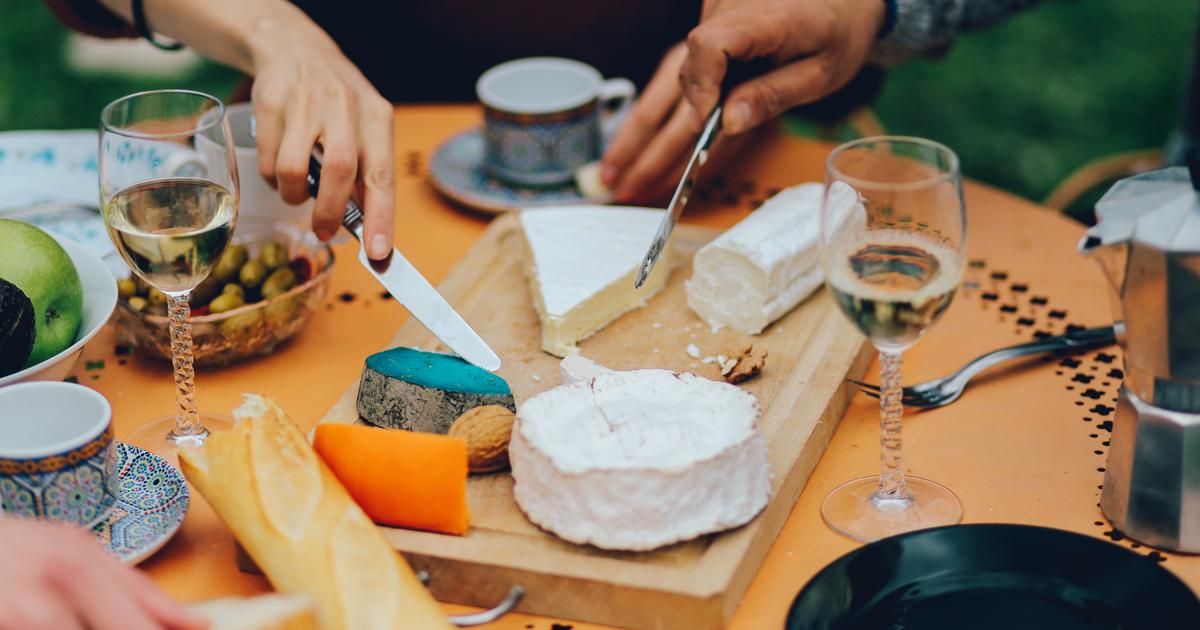 Manger du fromage à tous les repas : bonne idée ou piège à calories ?