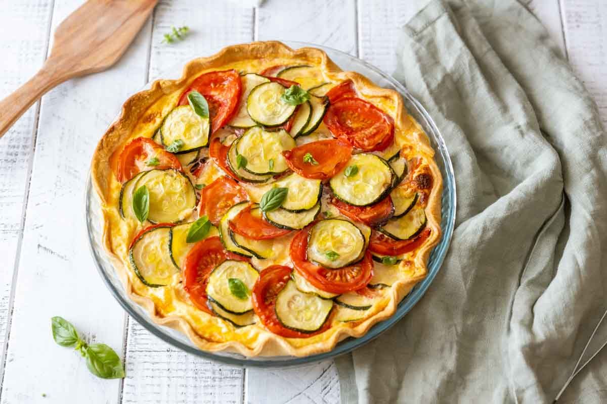 Quiche estivale aux tomates et courgettes