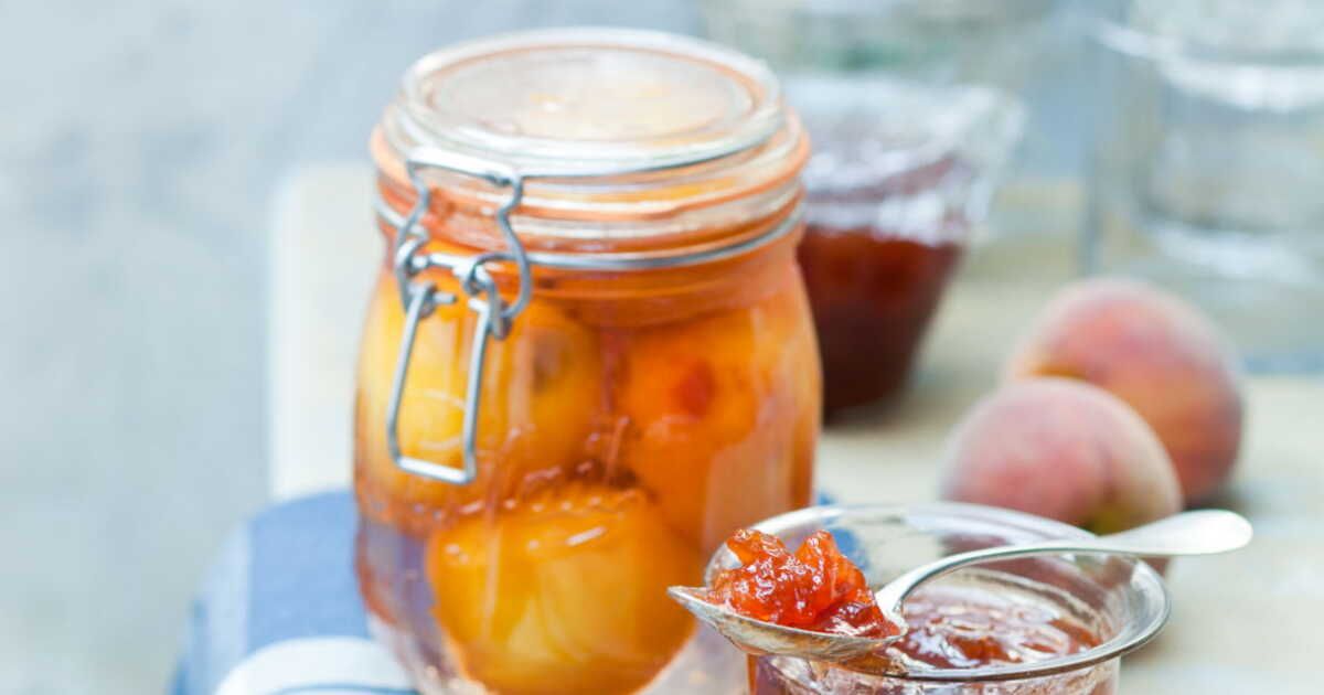 Savourez des pêches au sirop faites maison : un délice à découvrir