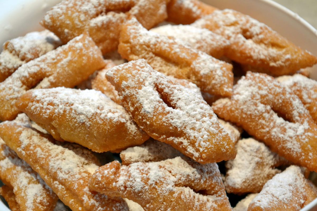 les bugnes de mamie : le secret des beignets lyonnais révélés