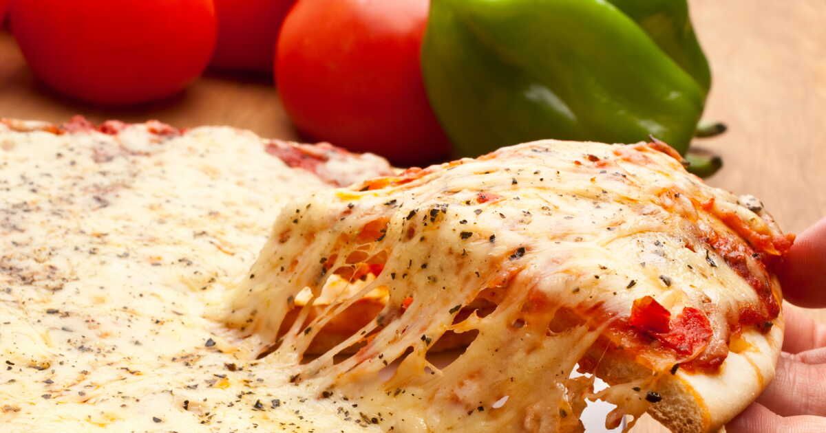 Transformez vos restes de pâtes en une pizza délicieuse et inédite