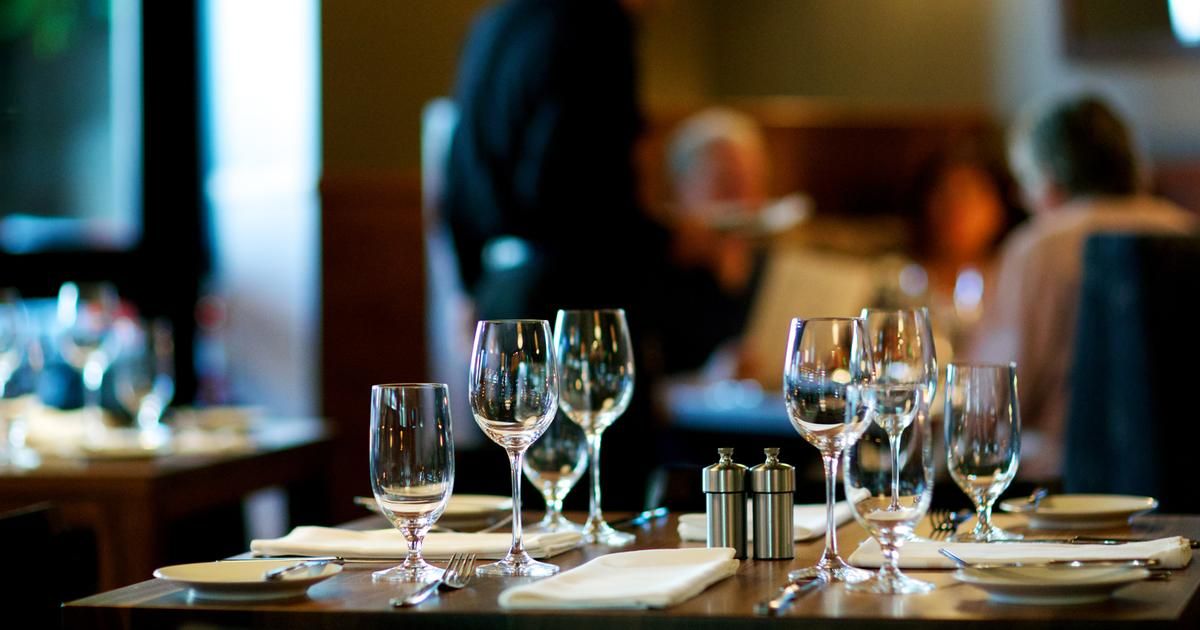 Quand le bruit des restaurants influence votre addition