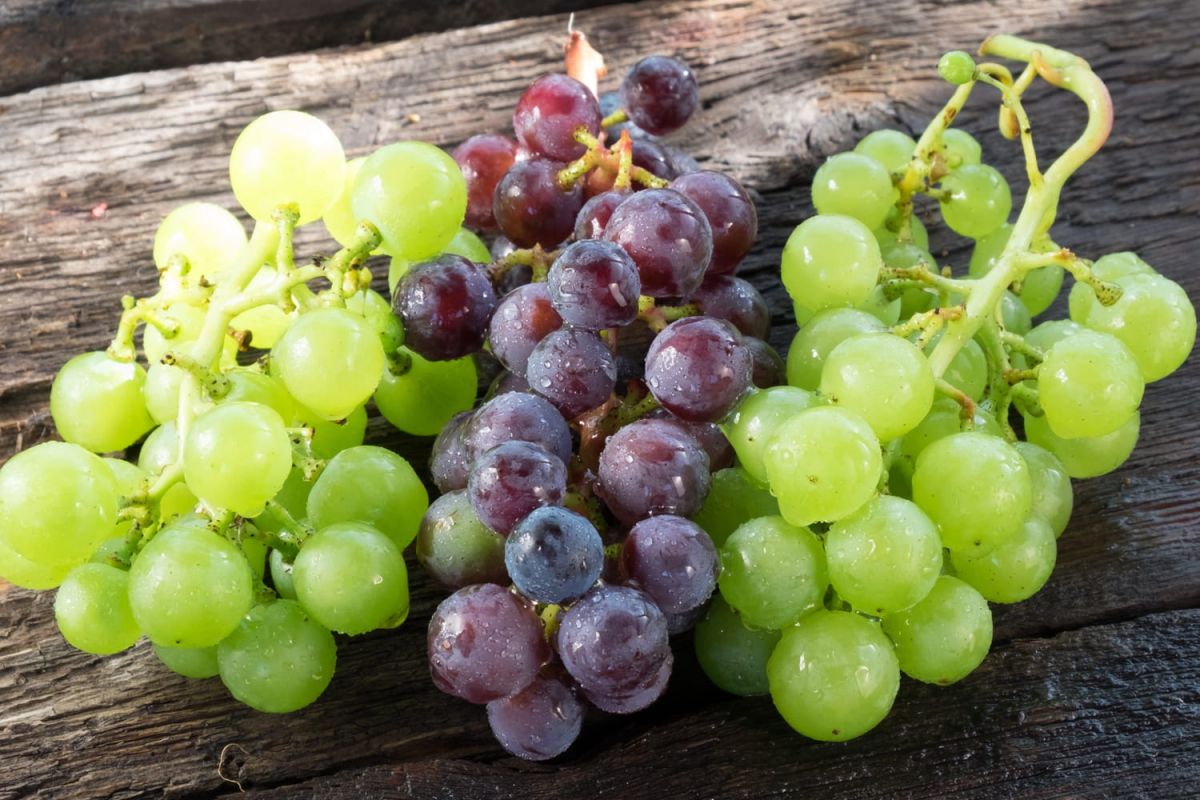 Comment éplucher et épépiner le raisin ?