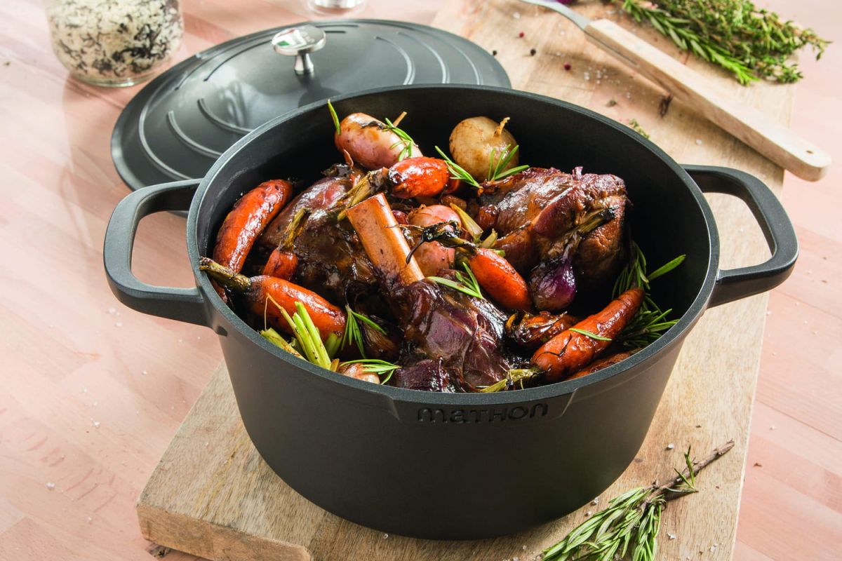 Participez au concours et gagnez une cocotte en fonte légère de Mathon