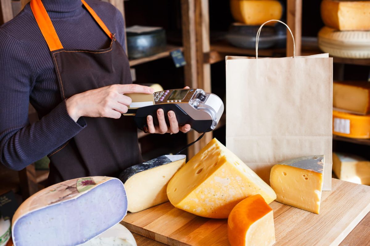 Cette fromagère met en garde : le gruyère râpé, un choix à éviter