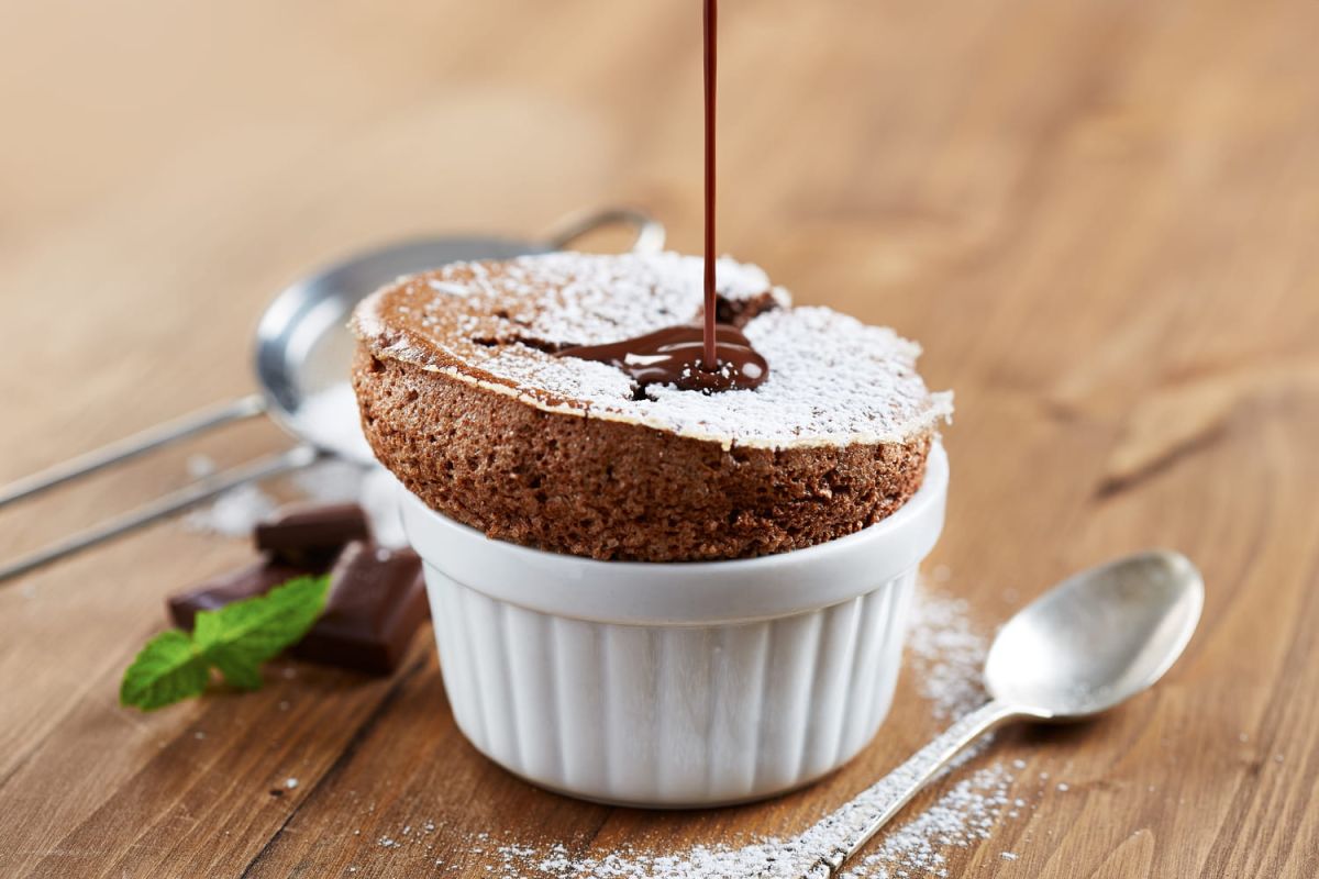 Le soufflé au chocolat : une recette délice en 2 étapes