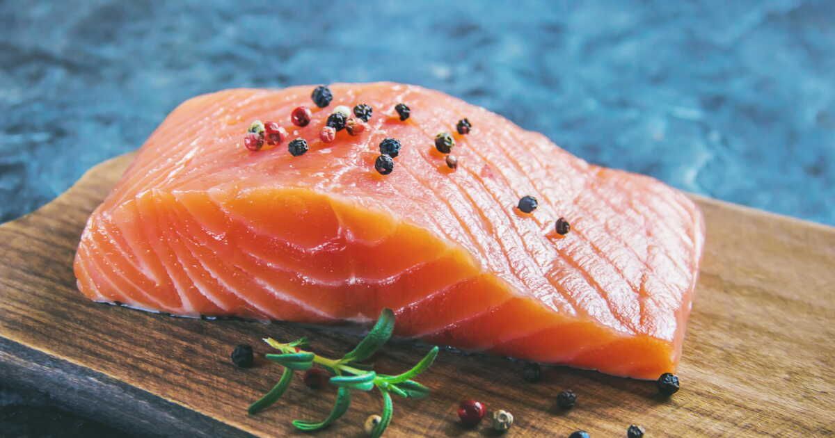 3 astuces géniales pour reconnaître et acheter un bon saumon