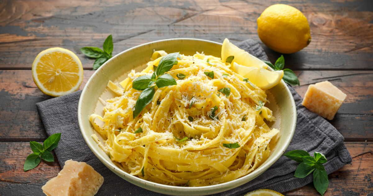 Une recette facile de pâtes à l'ail en 5 ingrédients