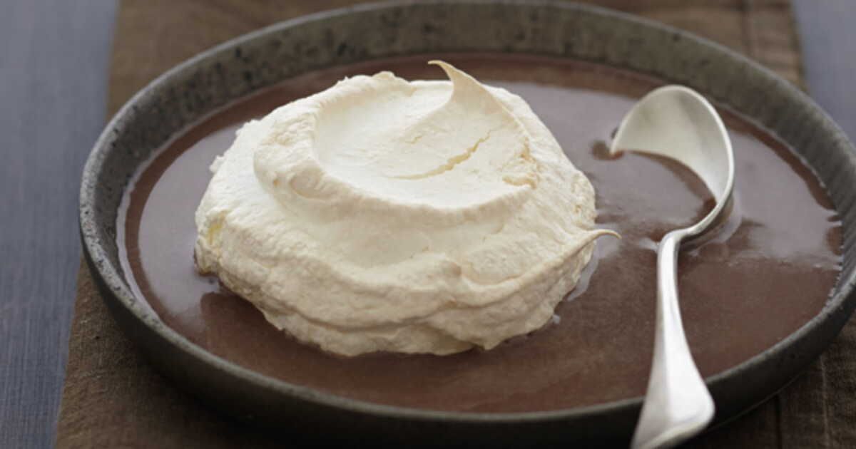une île flottante au nutella, un délice à savourer